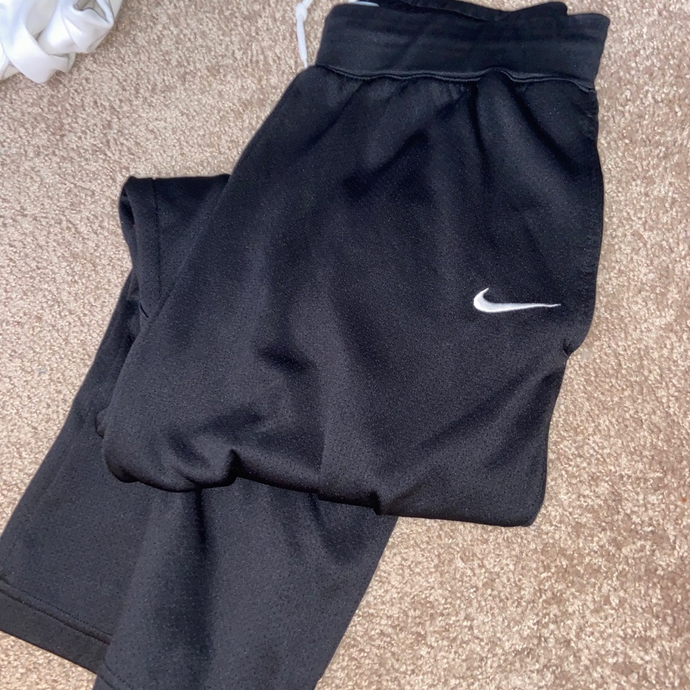 Black Nike sweatpants